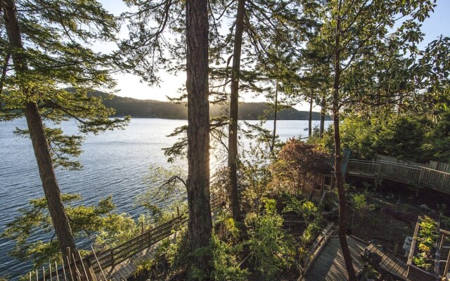 shangrila waterfront vacation home