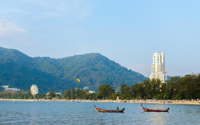 Seaview Patong Hotel