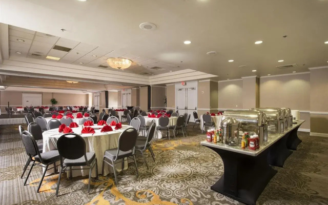 Embassy Suites by Hilton Newark Wilmington South