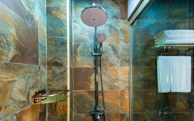 Floral Hotel Fenghuang Huercaowu