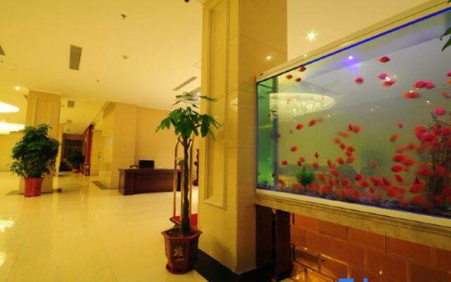 Oupai Jindi Grand Hotel (Xinyang International Trade City East Railway Station)