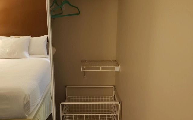 Shemron Suites Hotel