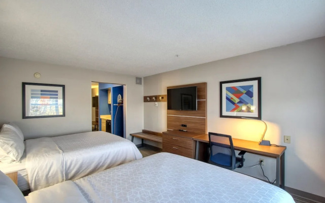 Holiday Inn Express Hotel & Suites Oshkosh Stateroute 41