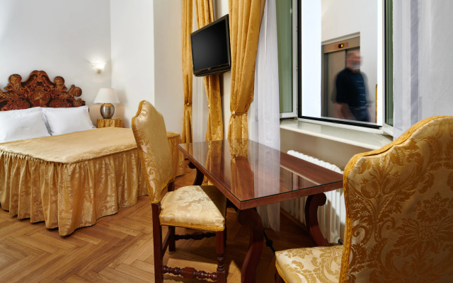 Charles Bridge Palace