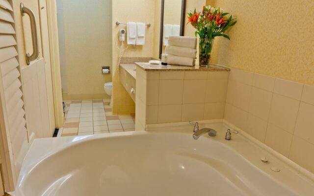 Fairfield Inn and Suites Youngstown Austintown