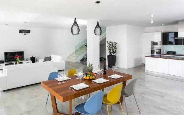 Villa Lux