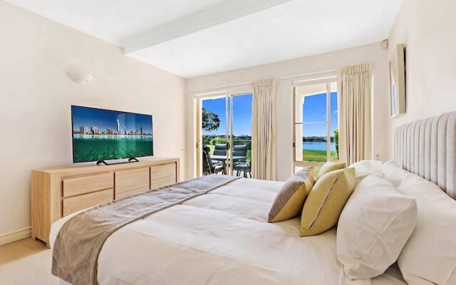 Fairways at Hope Island Resort