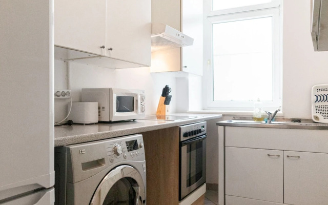 Central 3BR shared Apt. Near Rennweg