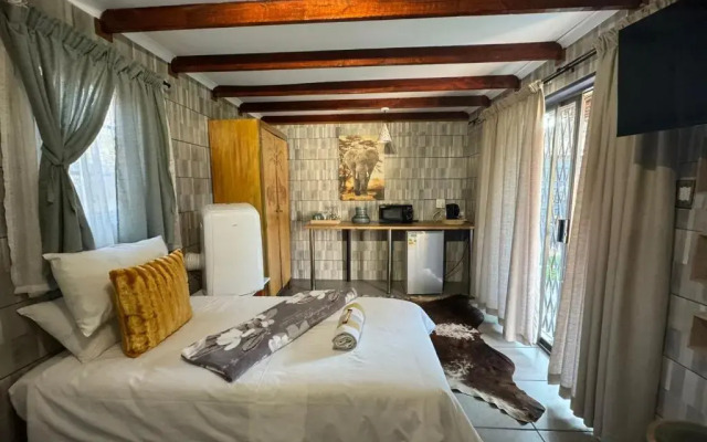 Paul & Mollie's Guest House
