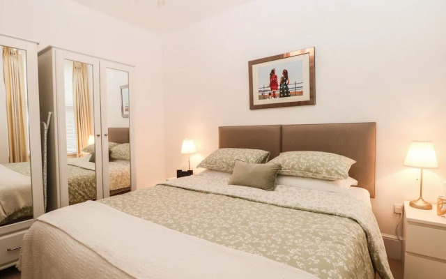 2B Cavendish Villas