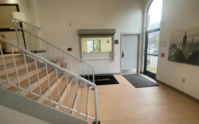 Sonesta Simply Suites Memphis