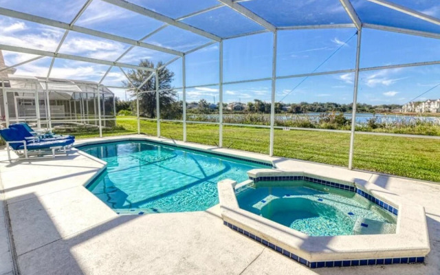 Clifford's Pinewood Estates Vacation Home