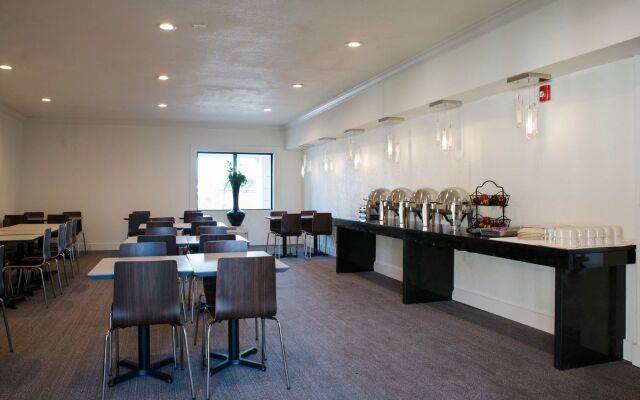 West Wing Hotel, an Ascend Hotel Collection Member