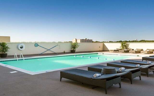 Comfort Suites Beachfront