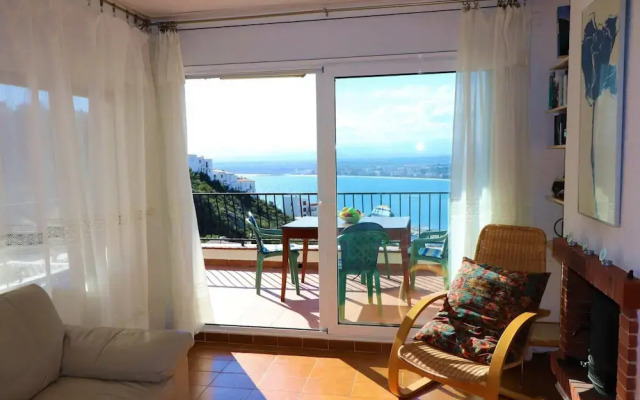Apartment in Roses Near Beach