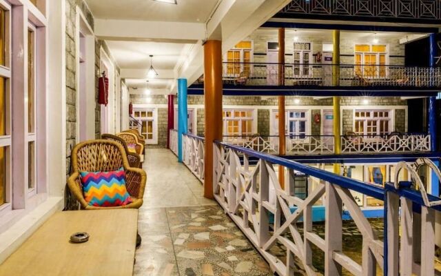 goSTOPS Manali - Hostel