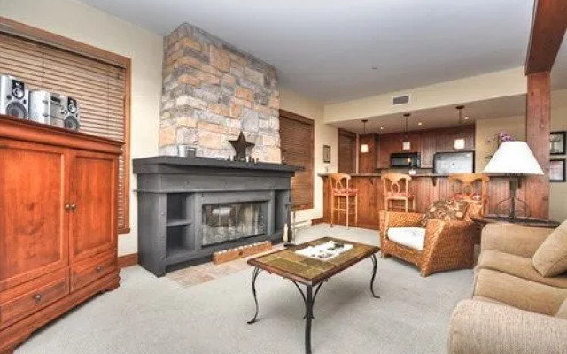 Altitude by Tremblant Sunstar