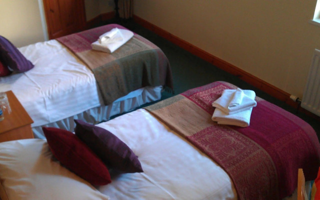 OYO Kirkconnel Hall Hotel