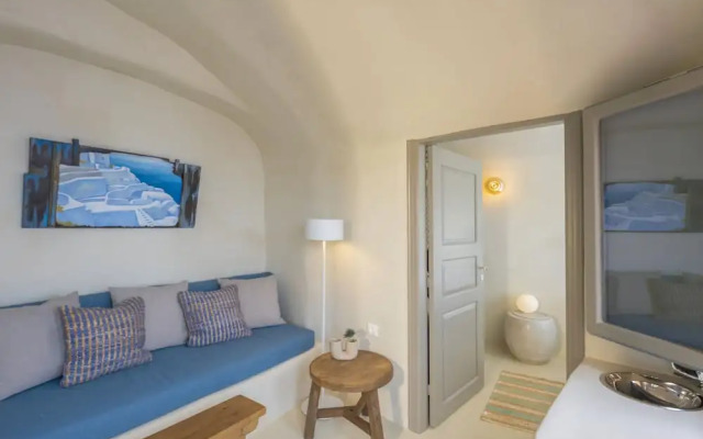 Oia Waves by SV