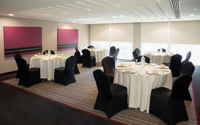 Centro Al Manhal by Rotana
