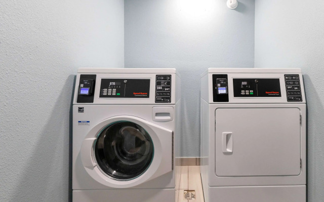 La Quinta Inn & Suites by Wyndham Jacksonville Mandarin