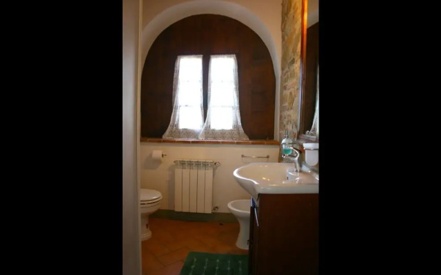 Stunning private villa with private pool, WIFI, TV, pets allowed and parking, close to Montepulc