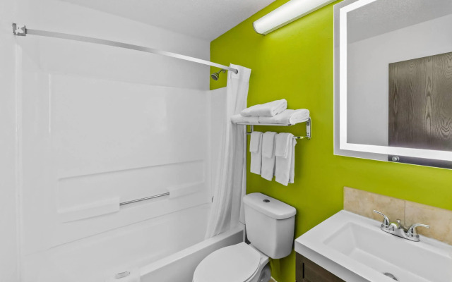 Super 8 by Wyndham Franklin