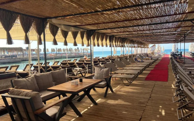 The Lea Hotels & Suite