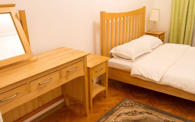 Apartment near Arena City