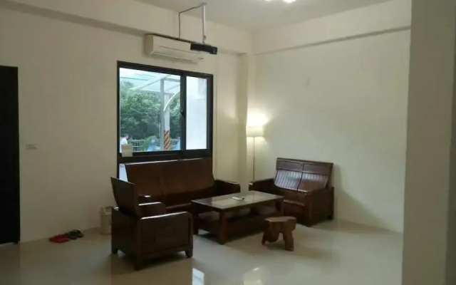 Yuanshan Dahu Homestay