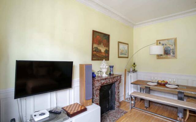 Comfortable Parisian Home 2Mins From Metro Line 7