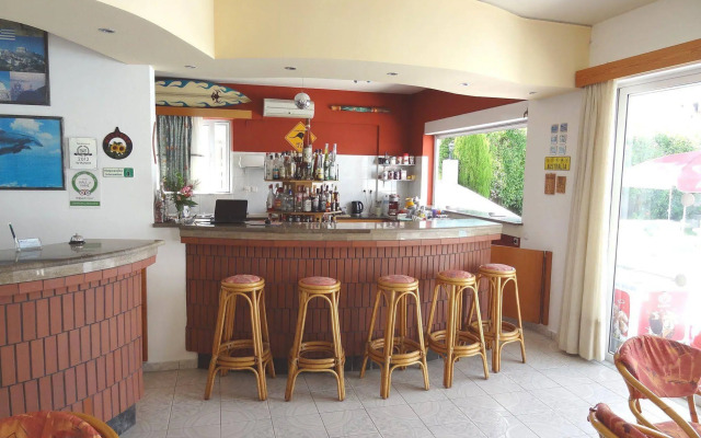 Michalis Studios & Apartments