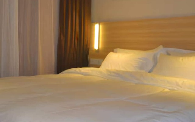 Super 8 Hotel