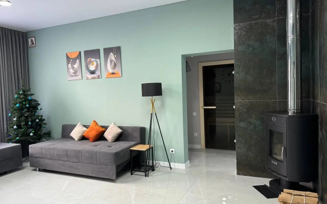 Коттедж "Небо" с подогреваемым бассейном и сауной