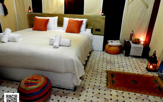 Room in Guest Room - Luxury Desert Camp in Merzouga