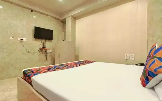 Fabhotel Comfort Inn