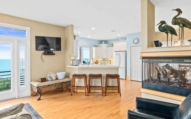 Tuscan Sun by Teeming Vacation Rentals