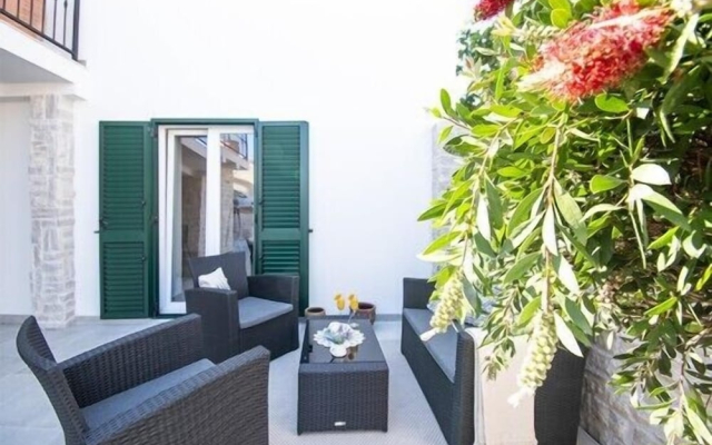 Charming 3-bed House in Tribunj