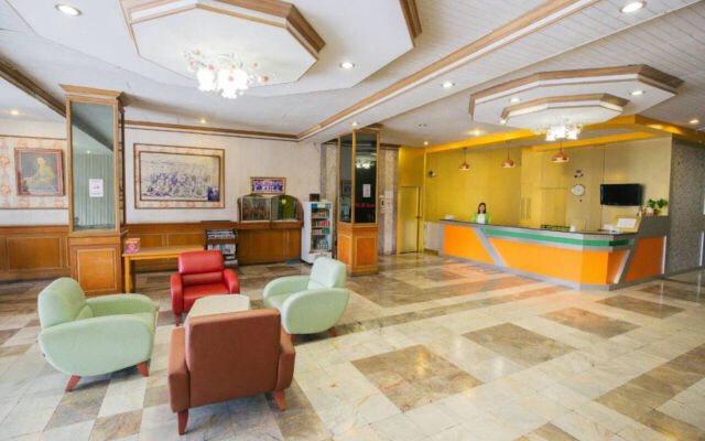Lake Inn Hotel