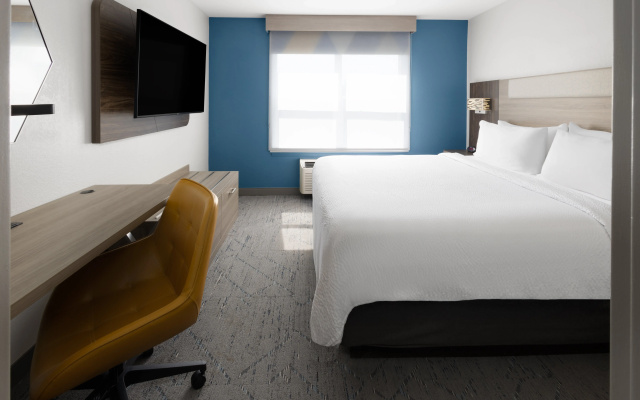 Holiday Inn Express & Suites Wyomissing by IHG