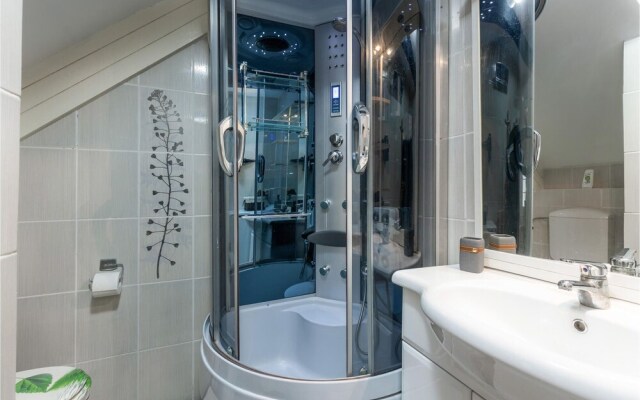 Nice Home in Crikvenica With Wifi and 3 Bedrooms