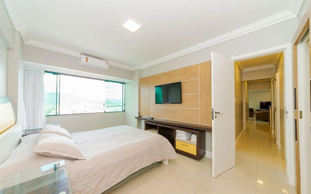 Apto Amplo 1SUI+2Q Quadra Mar 50m da Praia