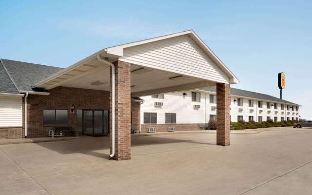 Super 8 by Wyndham Bethany MO