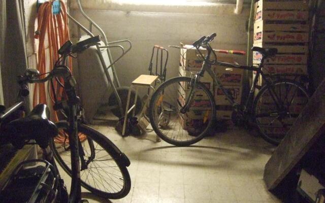 Guestrooms Bij Het Station Van Drongen