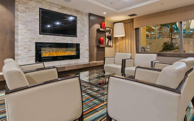 Best Western Plus Port O'Call Hotel