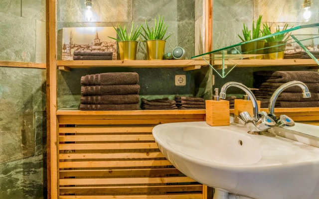 Lavish Holiday Home in Spaubeek with Turkish Steambath