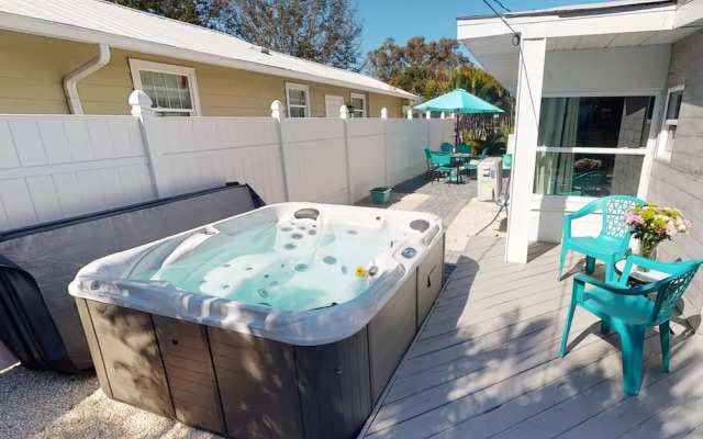 Modern Grove Beautiful 3 Bedroom Home