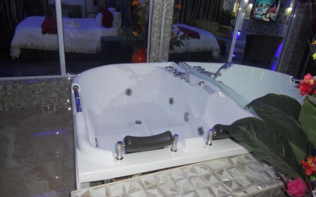 Gold Crown international Hotel