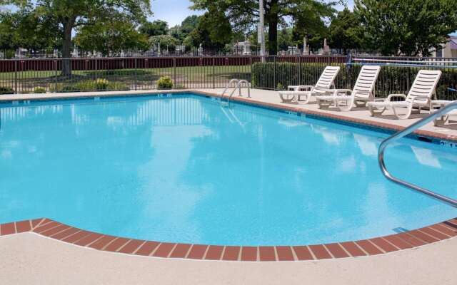 Quality Inn & Suites Olde Town