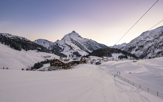 AlpenParks Hotel & Apartment Arlberg Warth